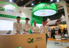 The team from Xing Wan Fruits, an importer from China. The company specializes in Chilean and South African fruits.